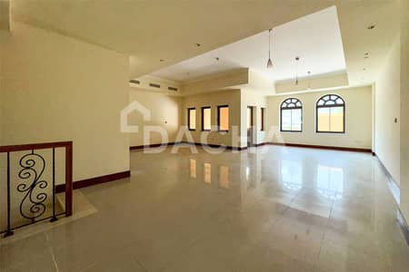 5 Bedroom Townhouse for Rent in Palm Jumeirah, Dubai - Huge 5 Bed with Maids | 3 Parking | 3 Level Home