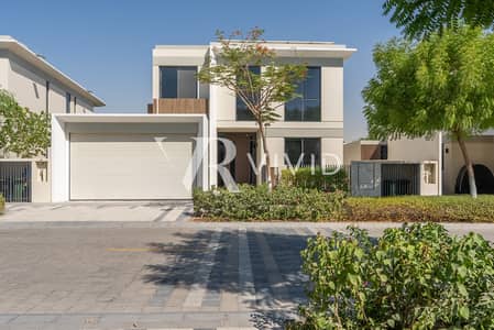 5 Bedroom Villa for Rent in Tilal Al Ghaf, Dubai - Smart Home | Closed Kitchen with Appliances | Park