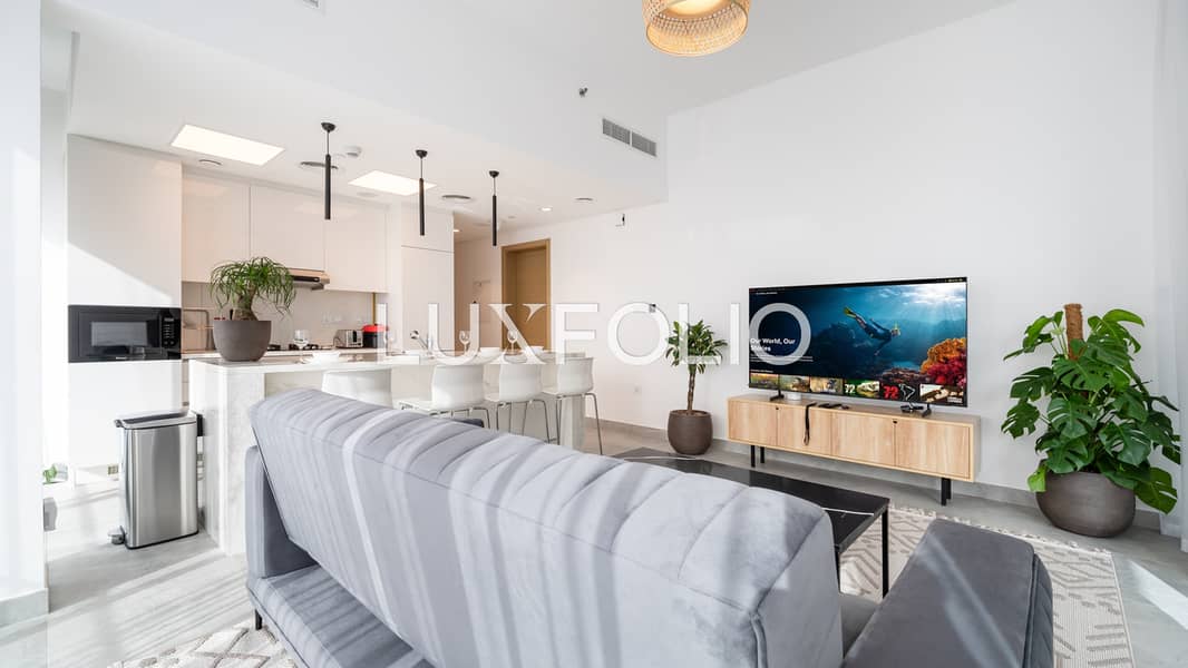 Corner Unit | Fully Furnished | Vacant Now Corner Unit | Fully Furnished | Vacant Now