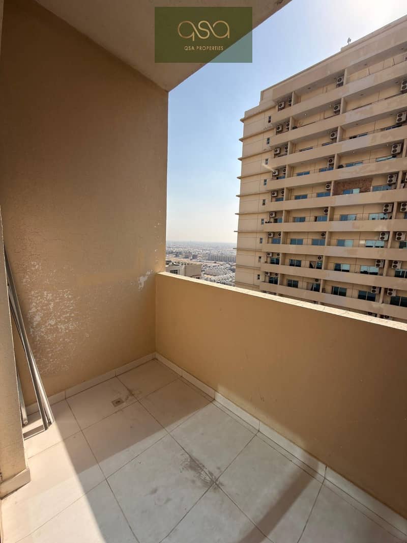 8 LAV BALCONY. jpeg