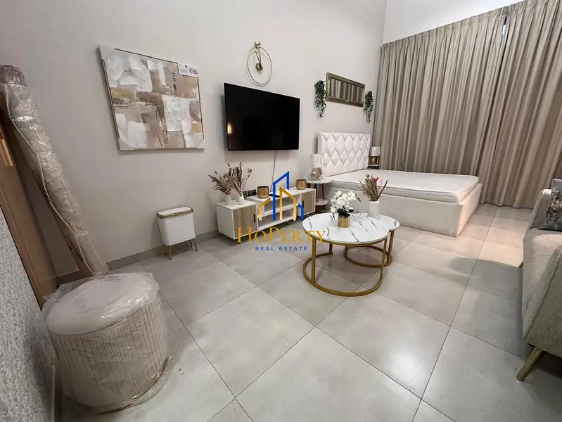 Rare High Ceiling Studio | Fully Upgraded | High ROI
