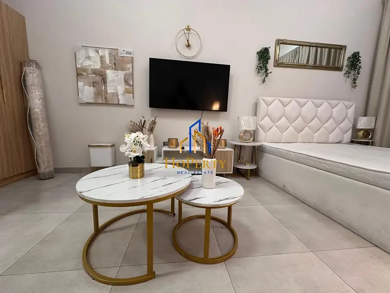 Rare High Ceiling Studio | Fully Upgraded | High ROI