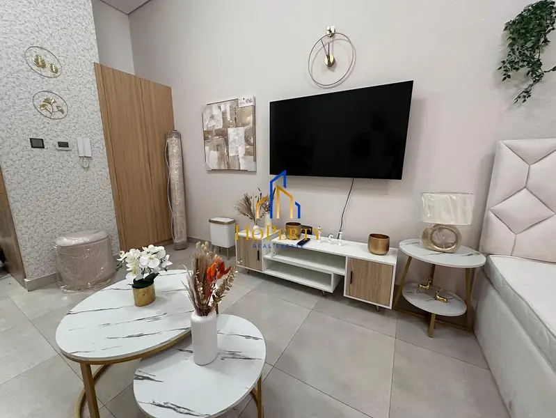 Rare High Ceiling Studio | Fully Upgraded | High ROI