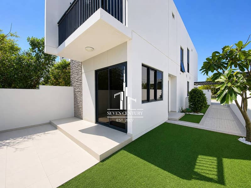 Huge Layout | Well Maintained | Ready To Move In Huge Layout | Well Maintained | Ready To Move In