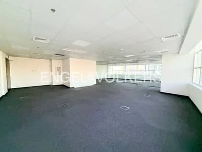 Office for Rent in Jumeirah Lake Towers (JLT), Dubai - Open Space | Partitioned | Meadows View