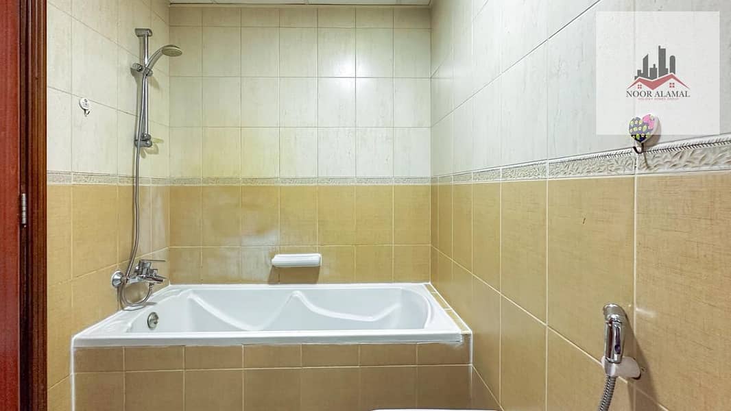 33 f2c0af4b-d1de-4016-b5ab-d44d3614a90a. jpg