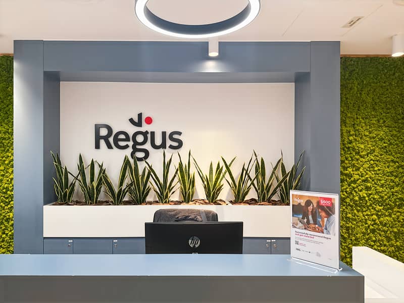 4 Regus_Dubai, Deira City Center_UAE_Centre 7579_Reception 1. jpg
