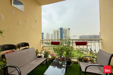 2 habitaciones Apartamento para en Venta en Liwan, Dubai - Apartamento en Liwan，Queue Point，Mazaya 12, 2 dormitorios, 950000 AED - 15652989