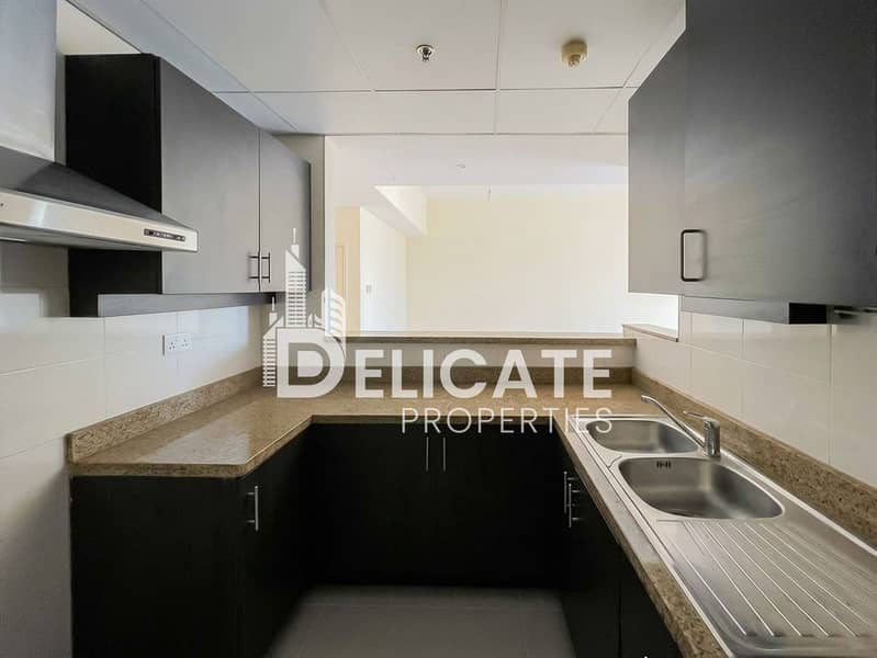 6 Kitchen. jpg
