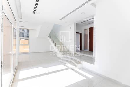 5 habitaciones Villa para en Alquiler en Al Furjan, Dubai - Villa en Al Furjan,West Village White Villas, 5 dormitorios, 325000 AED - 15653527 5 habitaciones Villa para en Alquiler en Al Furjan, Dubai - Villa en Al Furjan,West Village White Villas, 5 dormitorios, 325000 AED - 15653527