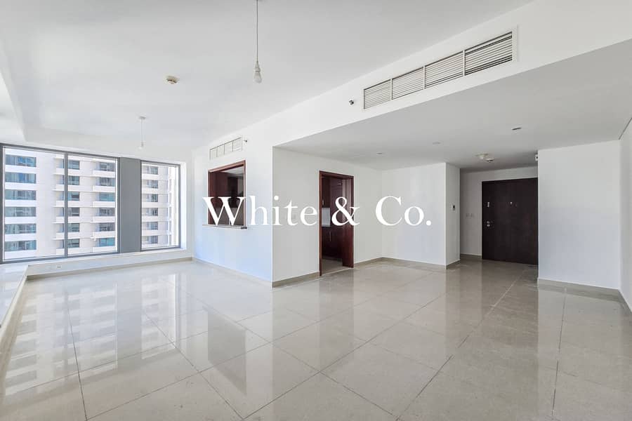 Vacant | Fountain View | Well Maintained Vacant | Fountain View | Well Maintained