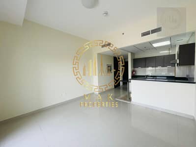Studio for Rent in Dubai Sports City, Dubai - Beautiful Un-Furnished Studio available for Rent
