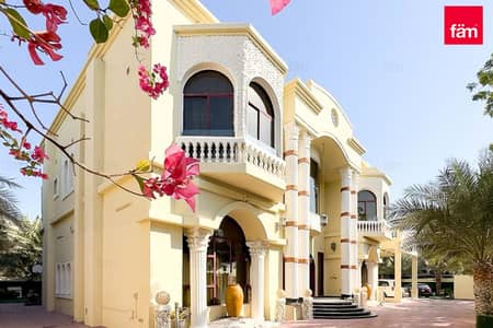 7 Slaapkamers Villa te Huur in Emirates Hills, Dubai - Villa in Emirates Hills,Sector E, 7 slaapkamers, 1450000 AED - 15657687 7 Slaapkamers Villa te Huur in Emirates Hills, Dubai - Villa in Emirates Hills,Sector E, 7 slaapkamers, 1450000 AED - 15657687