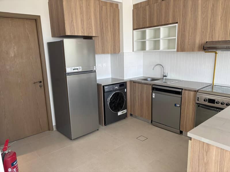 4 6- 2br middle. jpg