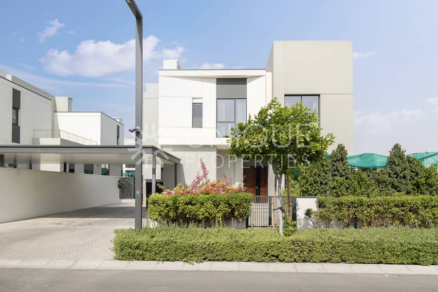 Luxury Living |Upgraded | 5BR Villa | Private Pool Luxury Living |Upgraded | 5BR Villa | Private Pool