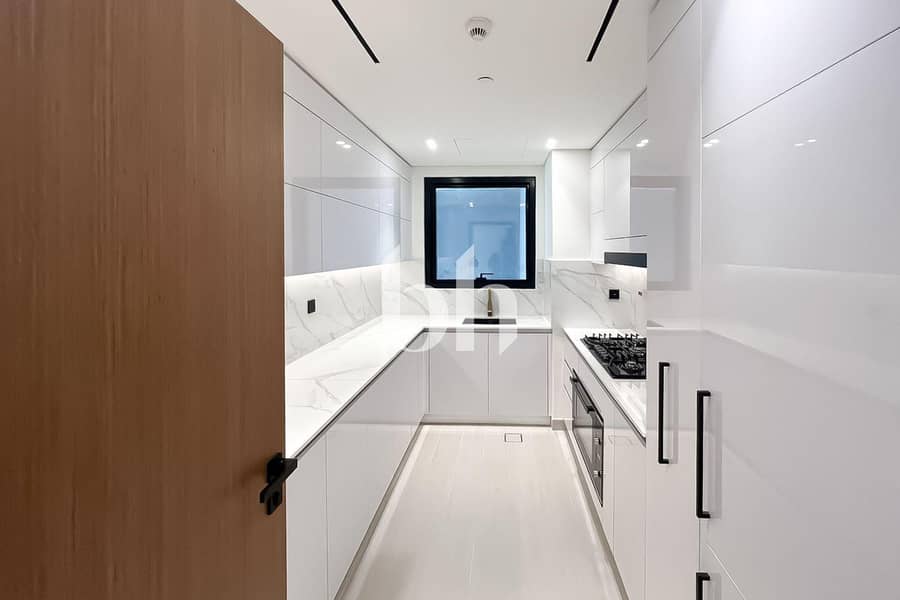 3 images image img