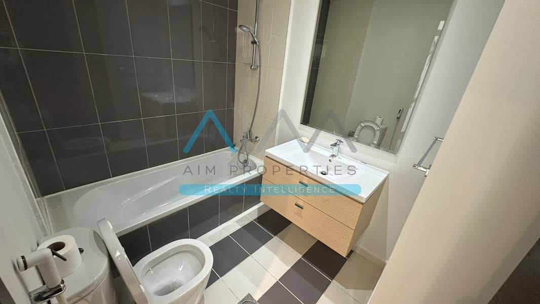 20 33396d02-1ce9-47c7-a2bd-d292fbac361b. jpg