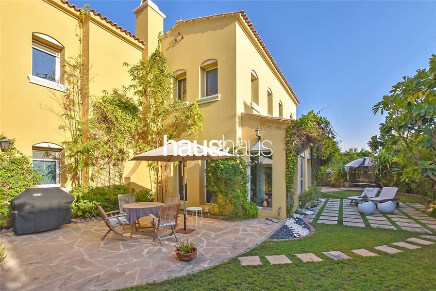 Extended Type A villa | Quiet location near pool