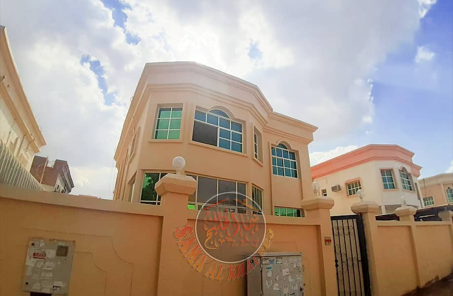 Villa 5000 feet with 5 master rooms for rent at a special price