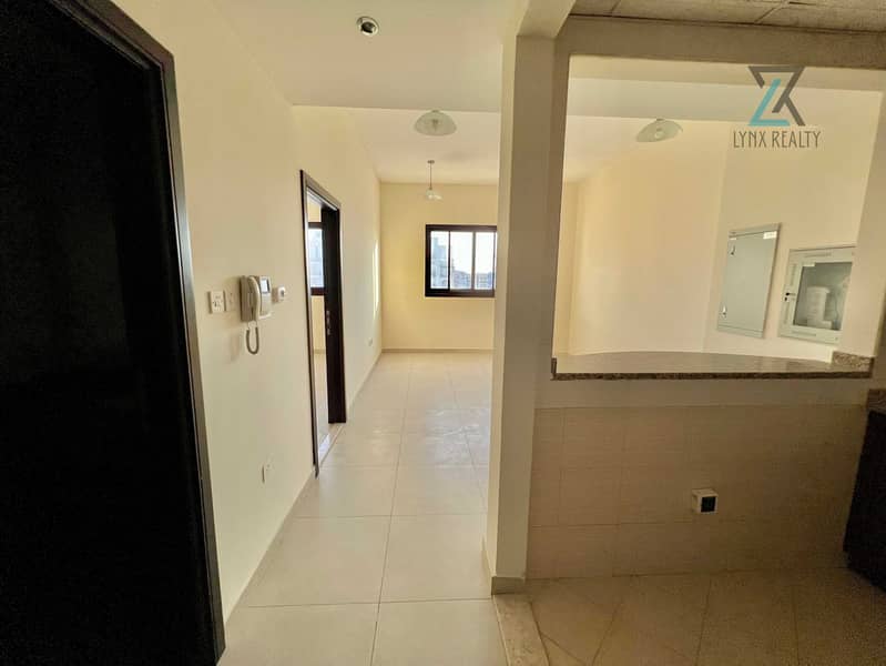 ELEGANT 1 BHK | FAMILY ONLY | PARKING