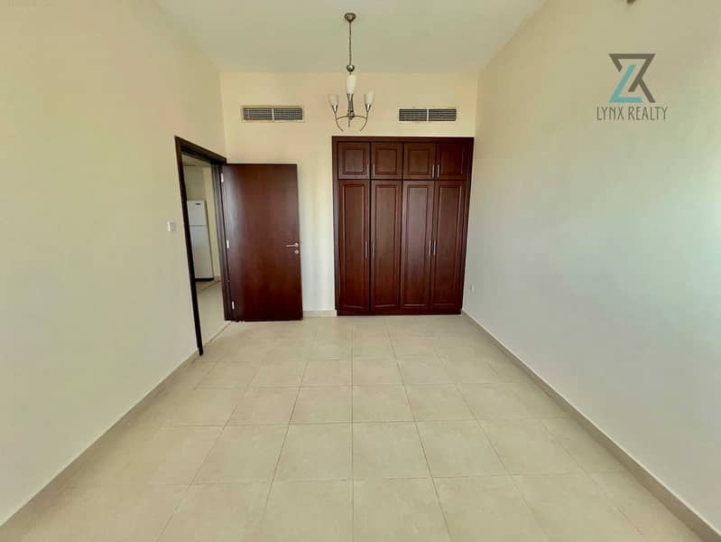 ELEGANT 1 BHK | FAMILY ONLY | PARKING