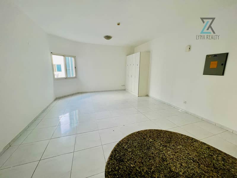 SPACIOUS STUDIO | BIG KITCHEN | 500 SQFT