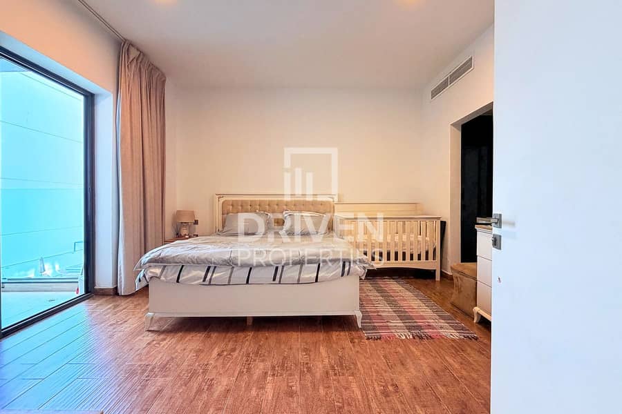 Spacious | Pool View | Closed Kitchen | Rented