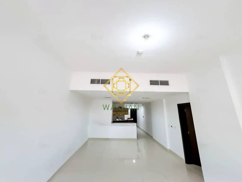 Community View | Tenanted | Mid Floor Community View | Tenanted | Mid Floor