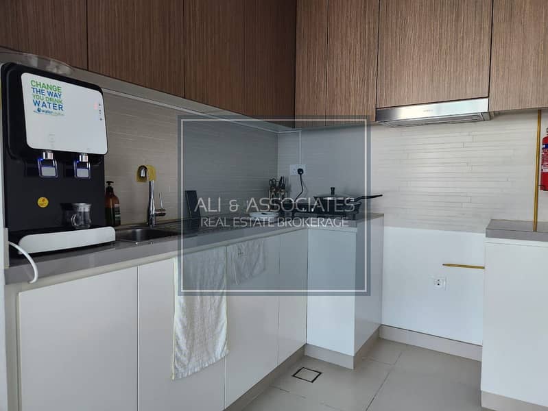 8 Kitchen 1. jpeg