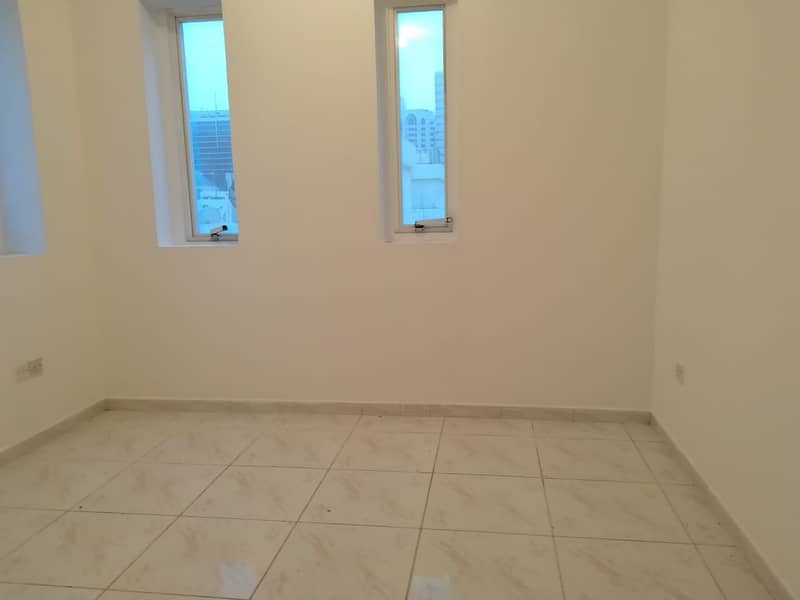 NEAT AND CLEAN 1 BEDROOM WITH FULL WASHROOM
