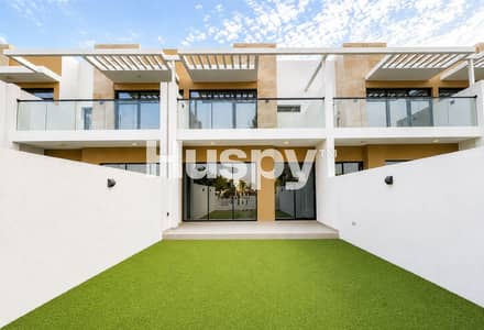 4 Slaapkamers Townhouse te Huur in DAMAC Hills, Dubai - Rijwoning in DAMAC Hills，The Park Villas，Trinity, 4 slaapkamers, 179999 AED - 15667620
