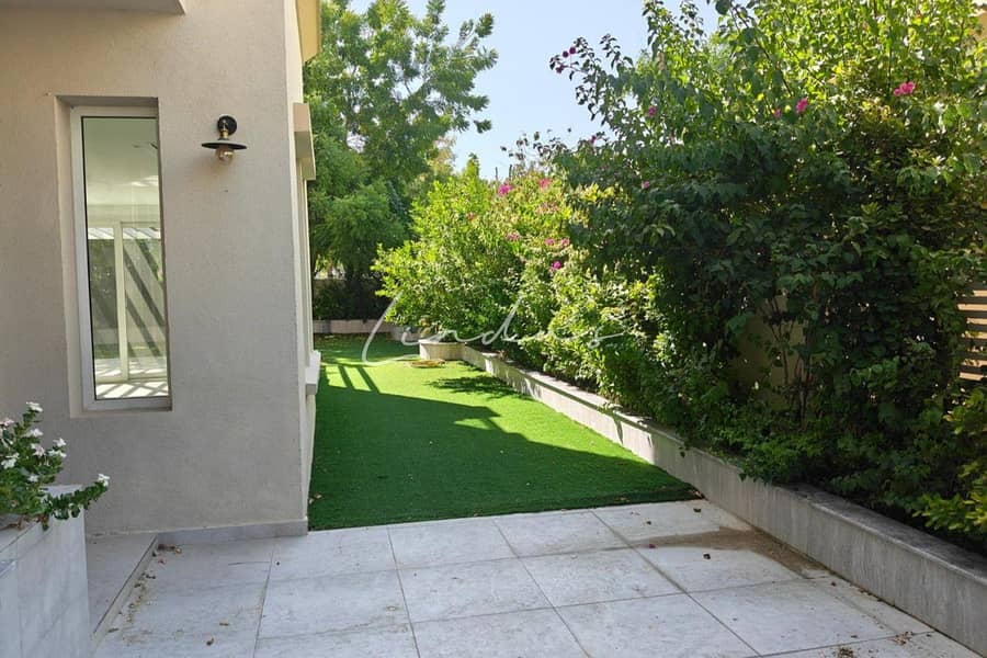 3 images image img
