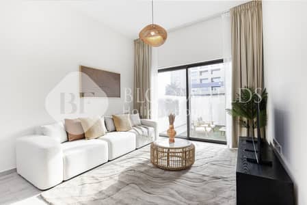 فلیٹ 2 غرفة نوم للايجار في كورنيش الفجيرة، الفجيرة - 1 living room. jpg
