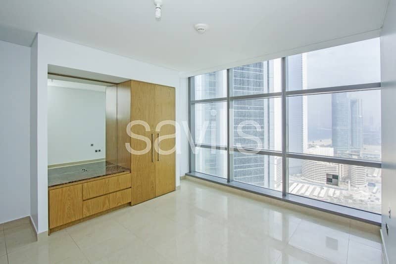 6 High In Luxury Apartment on the Corniche
