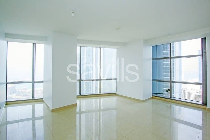 11 High In Luxury Apartment on the Corniche