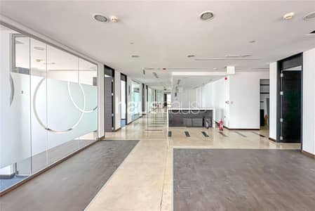 Office for Rent in Dubai Internet City, Dubai - Spacious Unit | 6 Parking Spaces | Close To Metro