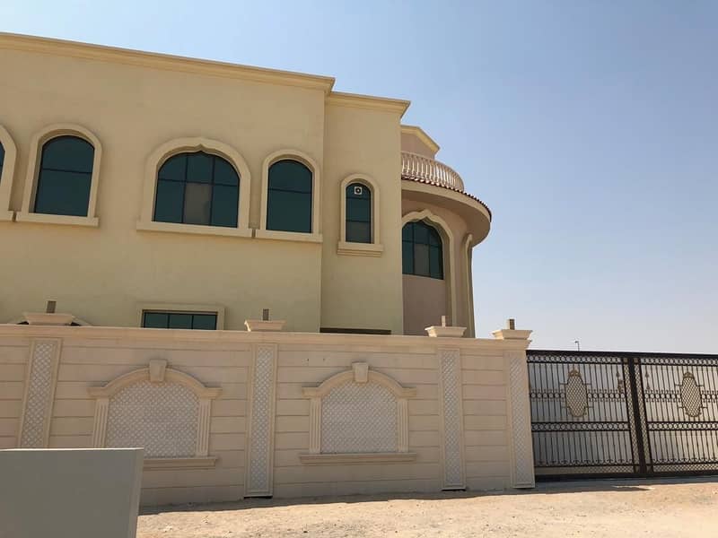 Impressively Attractive Studio with Wardrobe and Parking within First Floor Impressively Attractive Studio with Wardrobe and Parking within First Floor