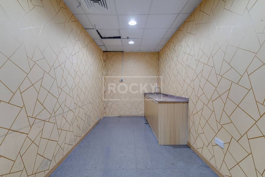22 Icon Tower 505 - Office. jpg