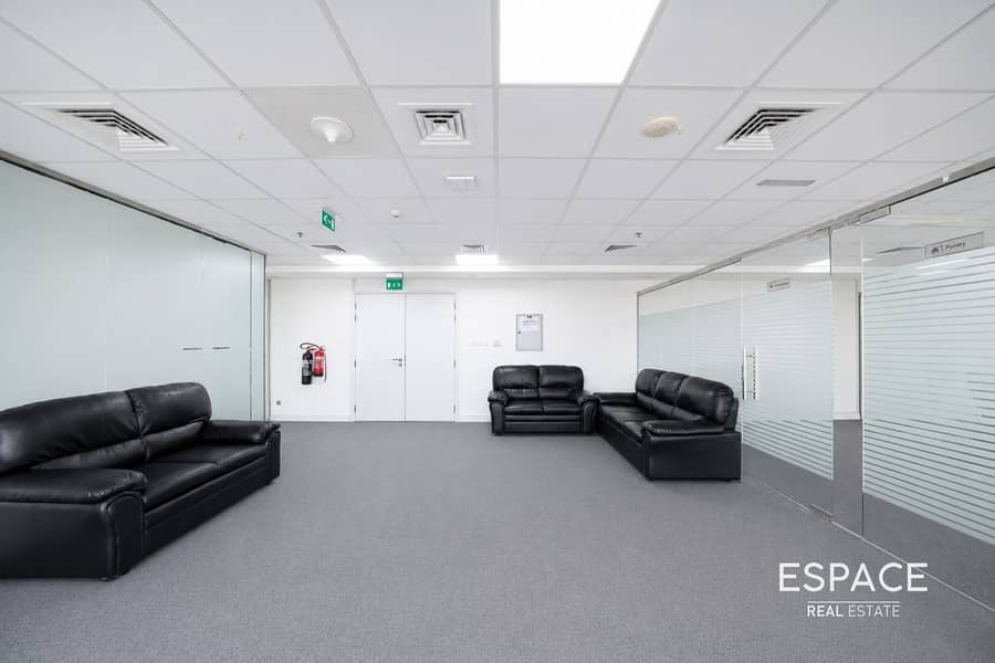 Vacant | 4 Parkings | Prime Location Vacant | 4 Parkings | Prime Location
