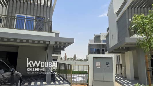 4 Bedroom Townhouse for Rent in DAMAC Hills 2 (Akoya by DAMAC), Dubai - Largest Corner Plot | Brand New
