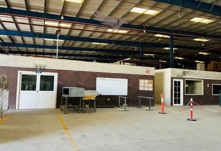 Warehouse de  à à louer à Dubai Industrial City, Dubai - Entrepôt à Dubai Industrial City, 1905695 AED - 15502471