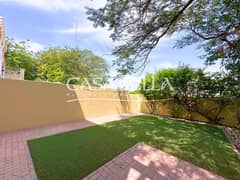 Upgraded Single Row Villa | Vacant Soon