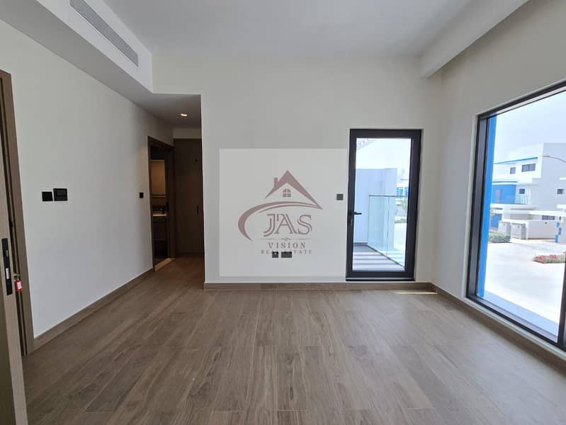 5 DAMAC LAGOONS 5 BED 6 . jpeg