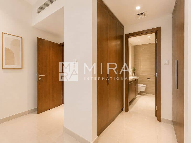 6 Washroom hallway