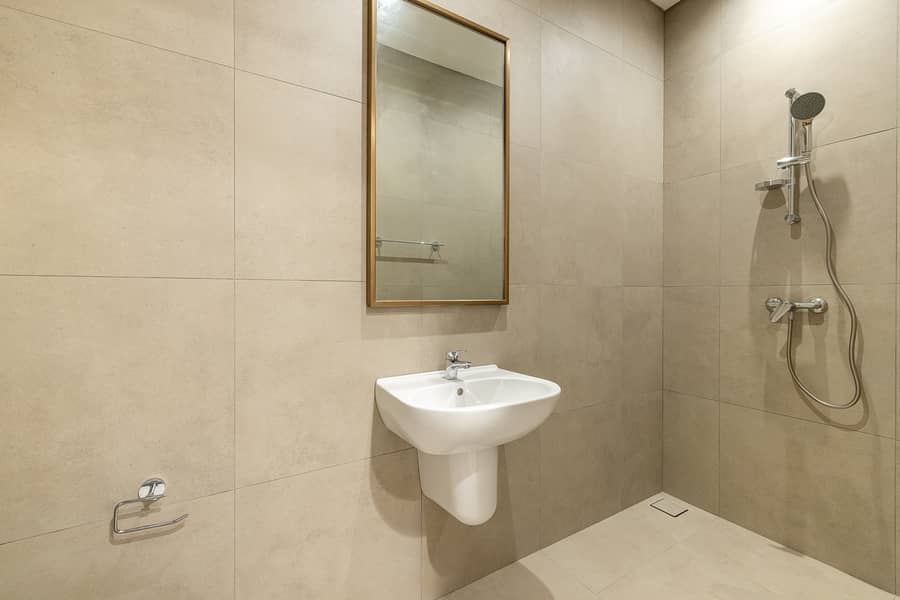 16 0L7A1612-HDR. jpg