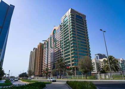 3 Schlafzimmer Wohnung zum zur Miete in Al Khalidiyah, Abu Dhabi - Wohnung in Al Khalidiyah，United Square, 3 schlafzimmer, 155000 AED - 15677615