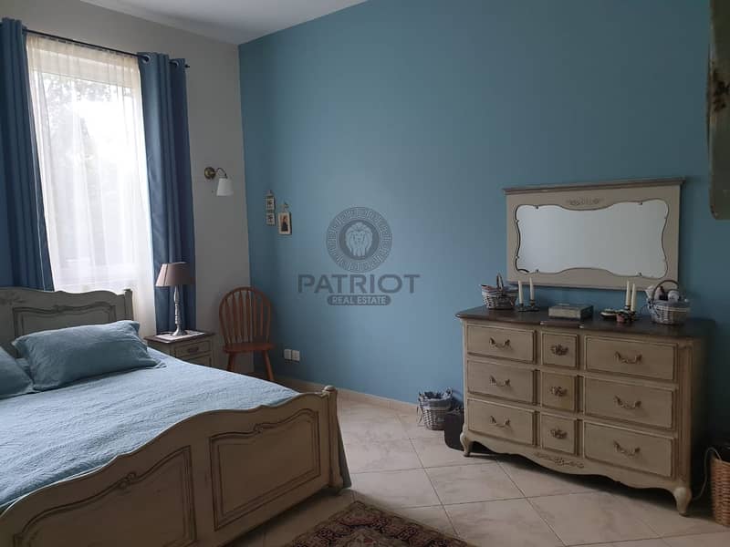 Spacious and well maintained Unit||