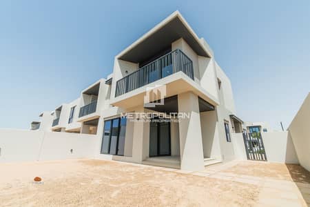 4 Bedroom Townhouse for Sale in Jebel Ali, Dubai - Vastu Compliant | Single Row | Park Facing