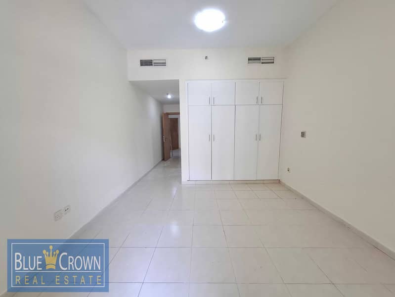 Spacious Flat:Prime Location:Luxurious:Lavish - Image 7