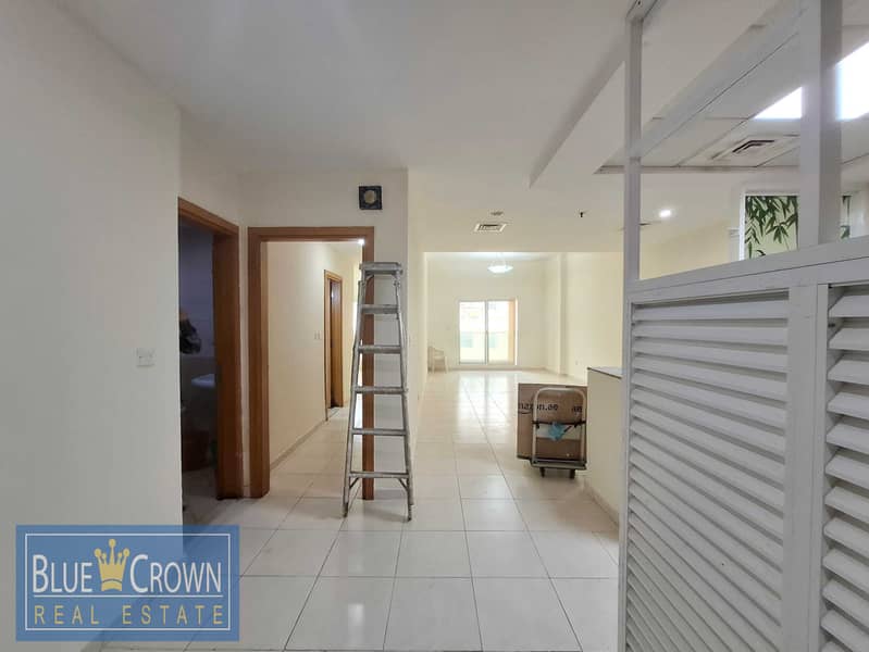 Spacious Flat:Prime Location:Luxurious:Lavish - Image 13